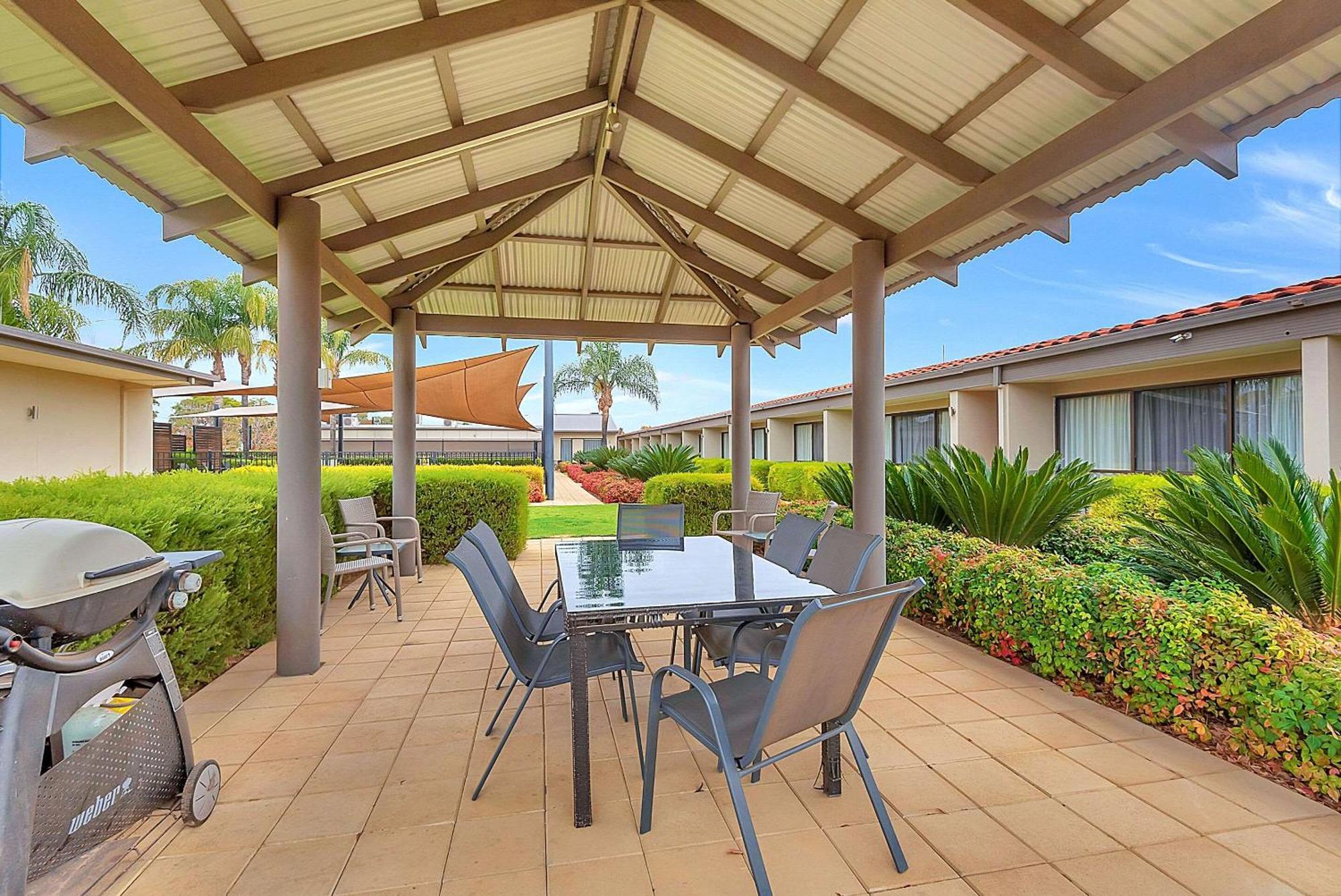 Comfort Inn Deakin Palms Mildura Bagian luar foto
