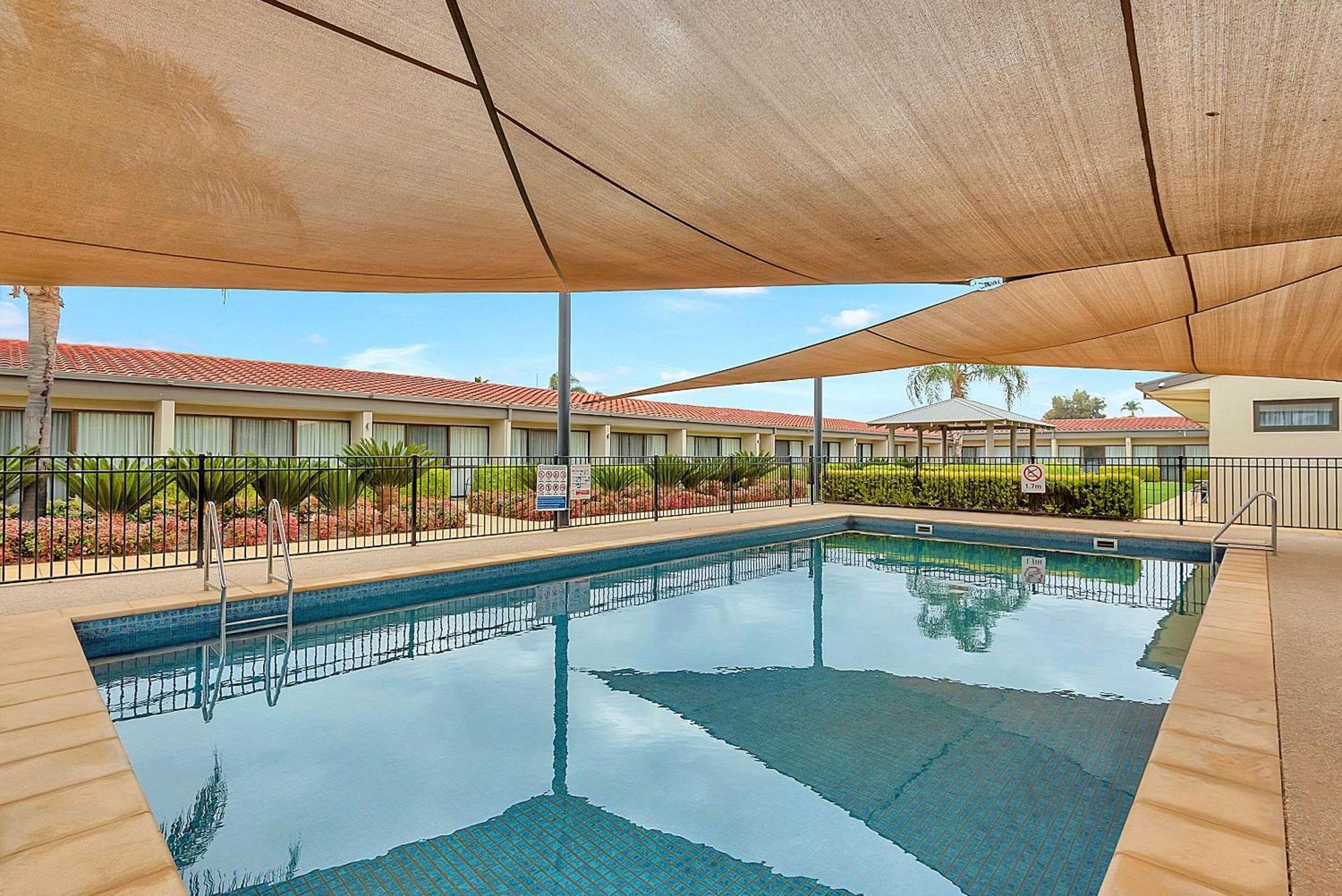 Comfort Inn Deakin Palms Mildura Bagian luar foto